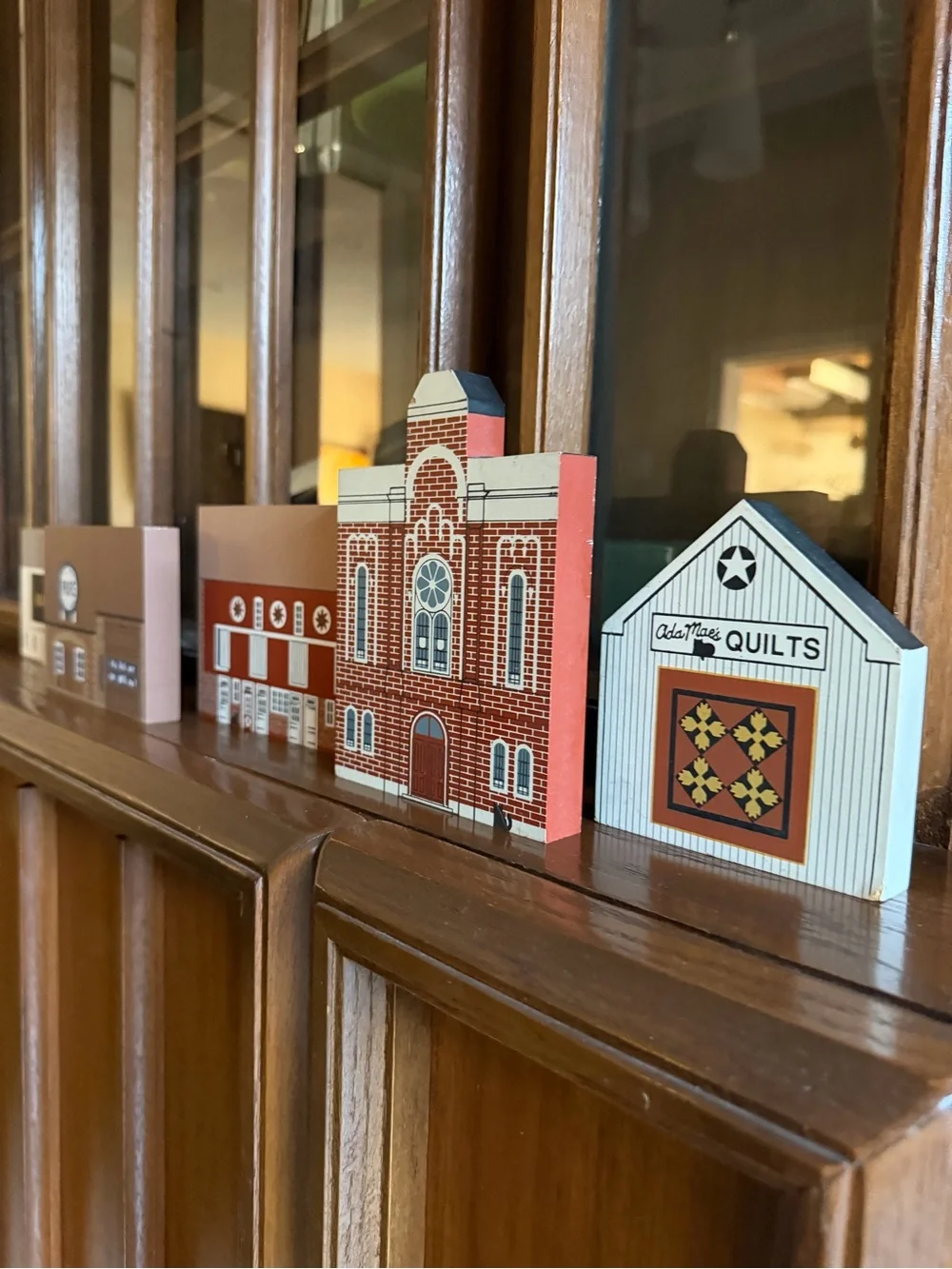 Vintage 1992 1993 The Cat’s Meow Village - Lot of 5 wooden buildings